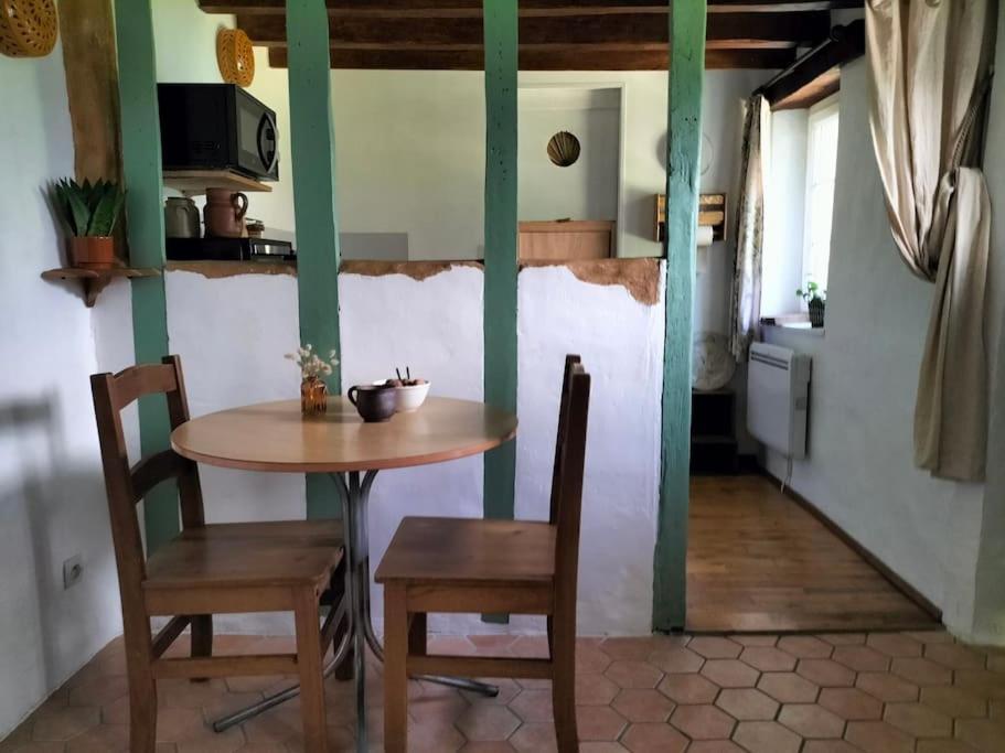 Charmante Maisonnette En Pierre *