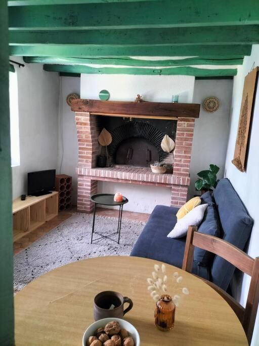 Charmante Maisonnette En Pierre Hébergement de vacances Écardenville-sur-Eure