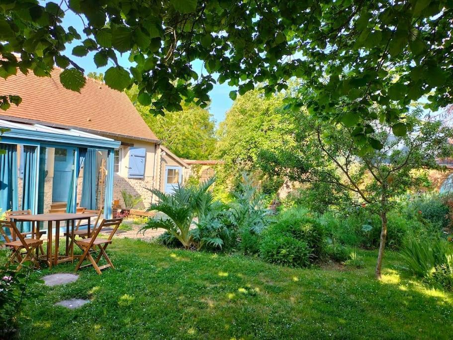 Hébergement de vacances Charmante Maisonnette En Pierre *